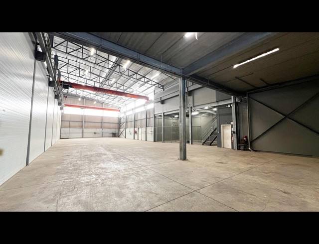 1,590M² WAREHOUSE FOR SALE IN RIVERGATE
